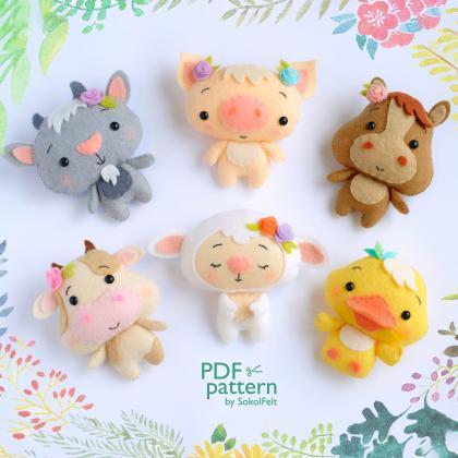 Felt baby pig toy sewing PDF patter..