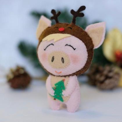 Felt Christmas pig toy sewing PDF p..