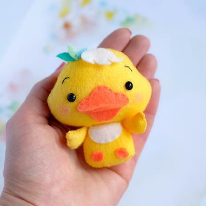 Felt baby duck toy sewing PDF patte..
