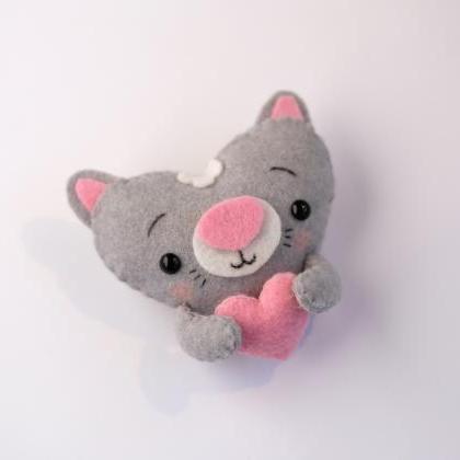 Felt baby cat toy sewing PDF patter..
