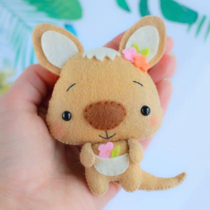 Cute kangaroo toy sewing PDF patter..