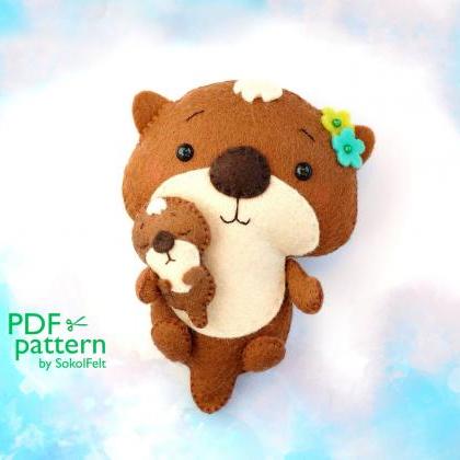 Otter with baby felt toy PDF and SV..