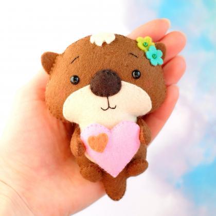 Otter with baby felt toy PDF and SV..