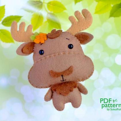 Baby moose felt toy PDF and SVG pat..