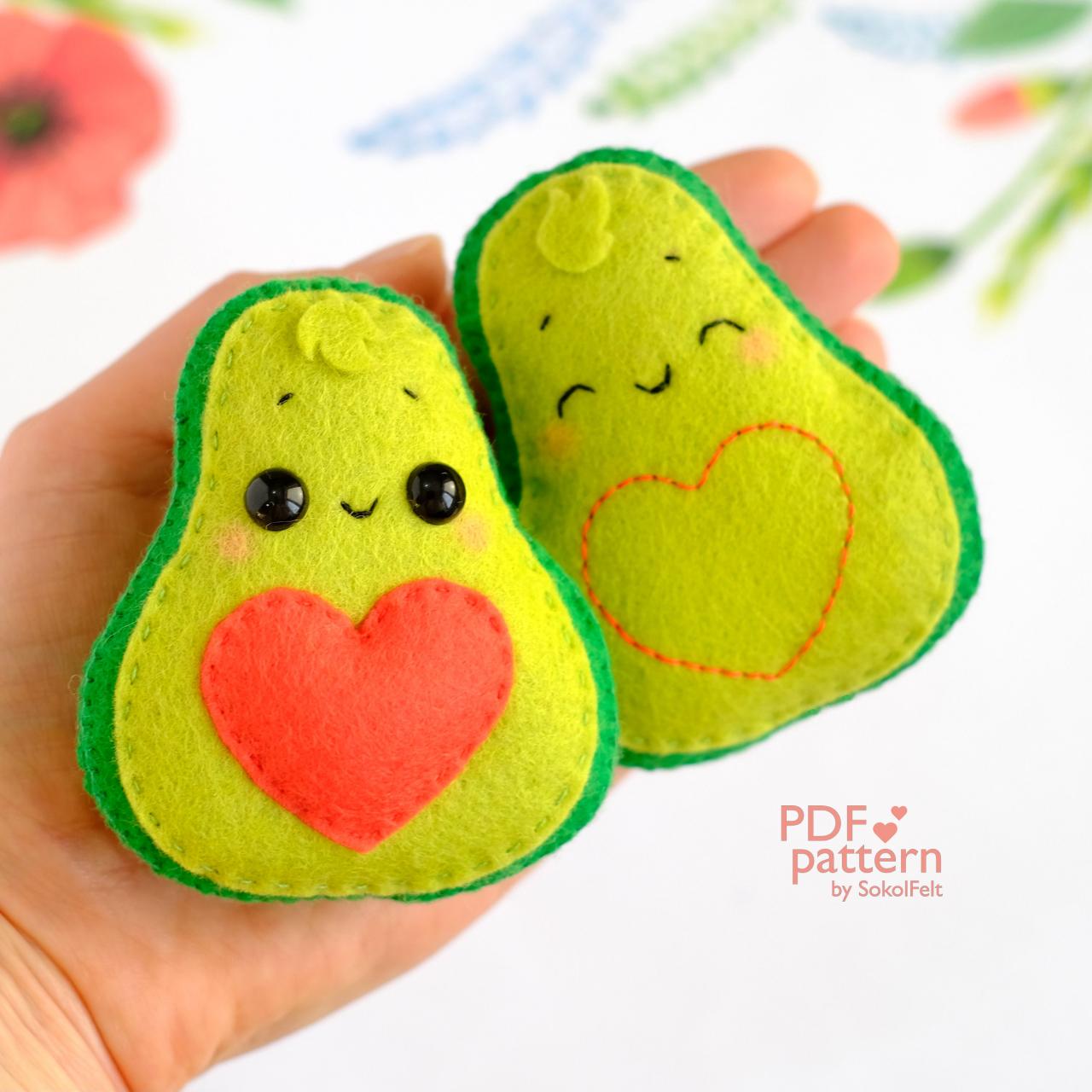 Avocado in love felt toy PDF and SVG patterns, Valentine's Day plush toy sewing tutorials, Cute felt ornament for keychain