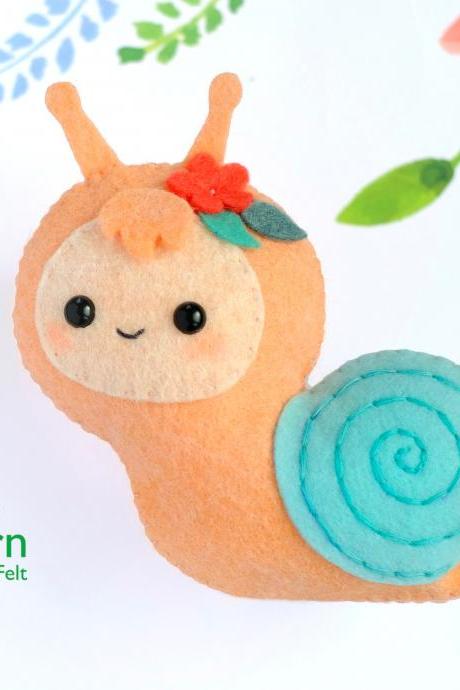 Little snail felt toy sewing PDF and SVG patterns, cute critter plush toy, baby crib mobile toy, DIY felt garland