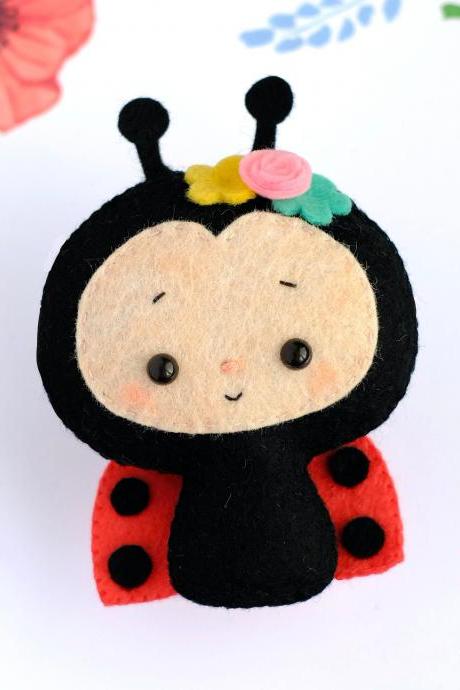 Little ladybug felt toy sewing PDF and SVG patterns, cute bug plush toy, baby crib mobile toy, DIY felt garland